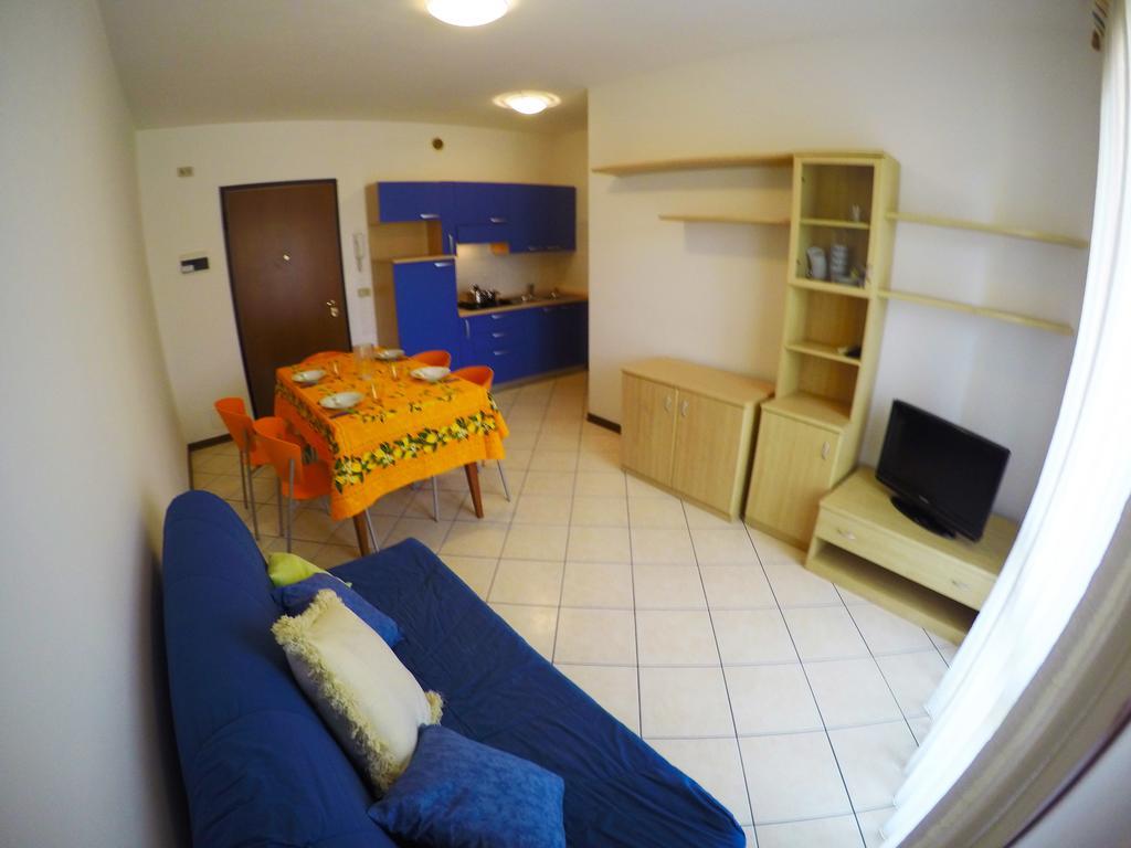 Residence Pineta - Agenzia Cocal Каорле Номер фото